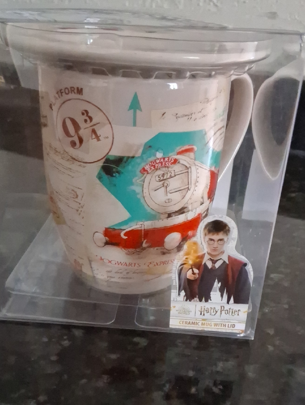 Harry Potter Hogwarts Express Ceramic Mug With Lid & FREE GIFT!